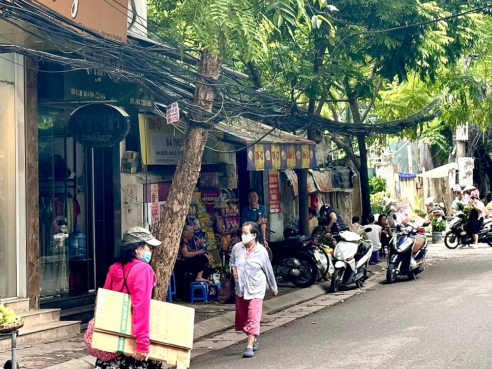 “Mạng nhện” cáp điện - Hiểm họa cháy nổ rình rập mùa nắng nóng