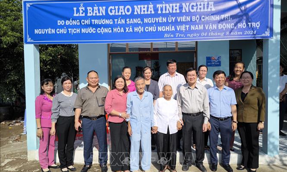 Chung tay xóa nhà tạm, nhà dột nát