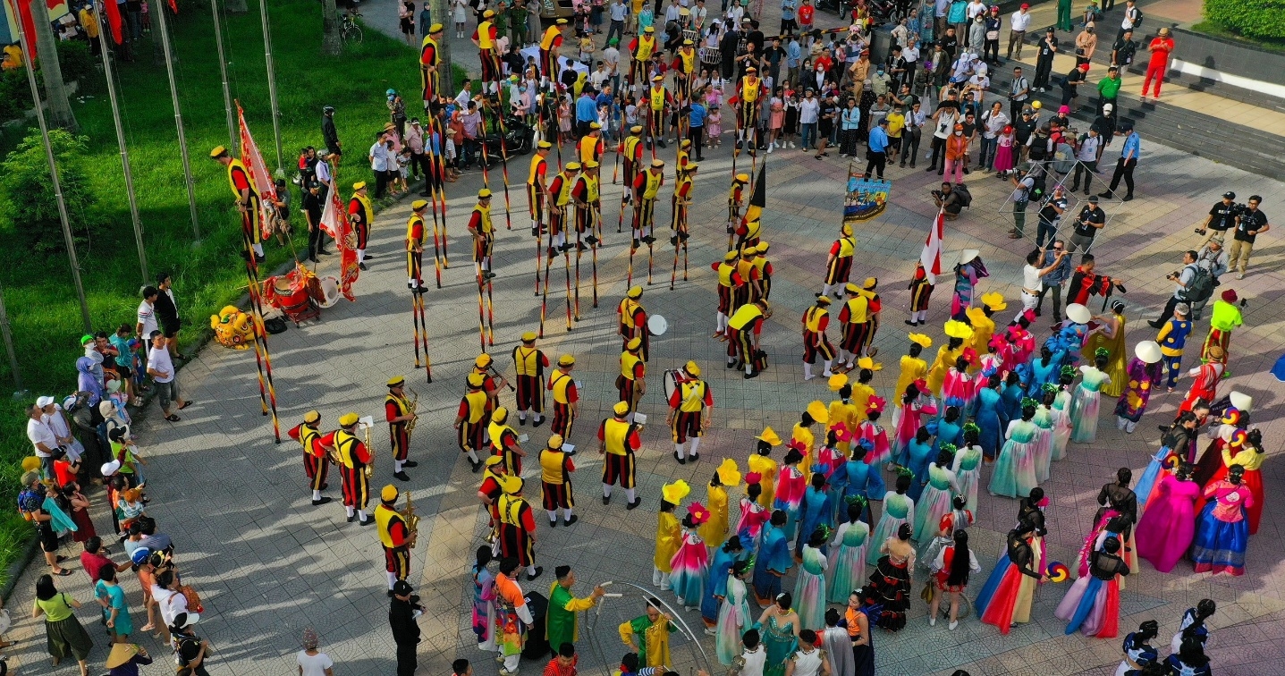 Festival Huế 2024 lan toả giá trị sắc màu văn hóa ra thế giới