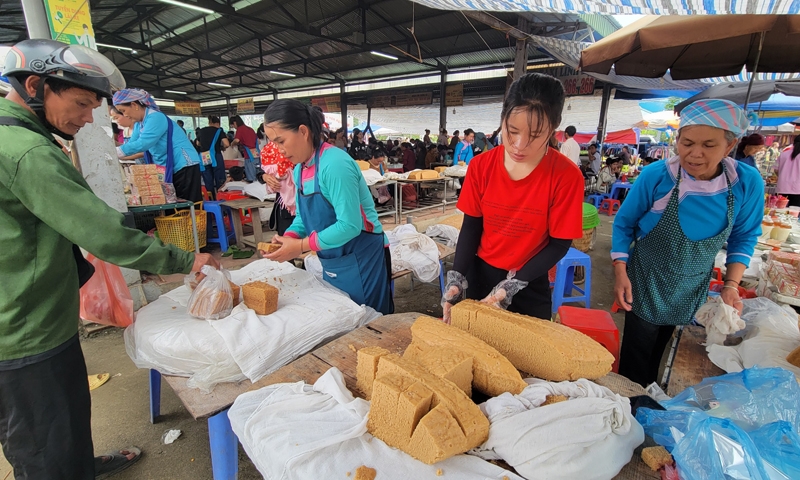 Cuối tuần food tour chợ San Thàng