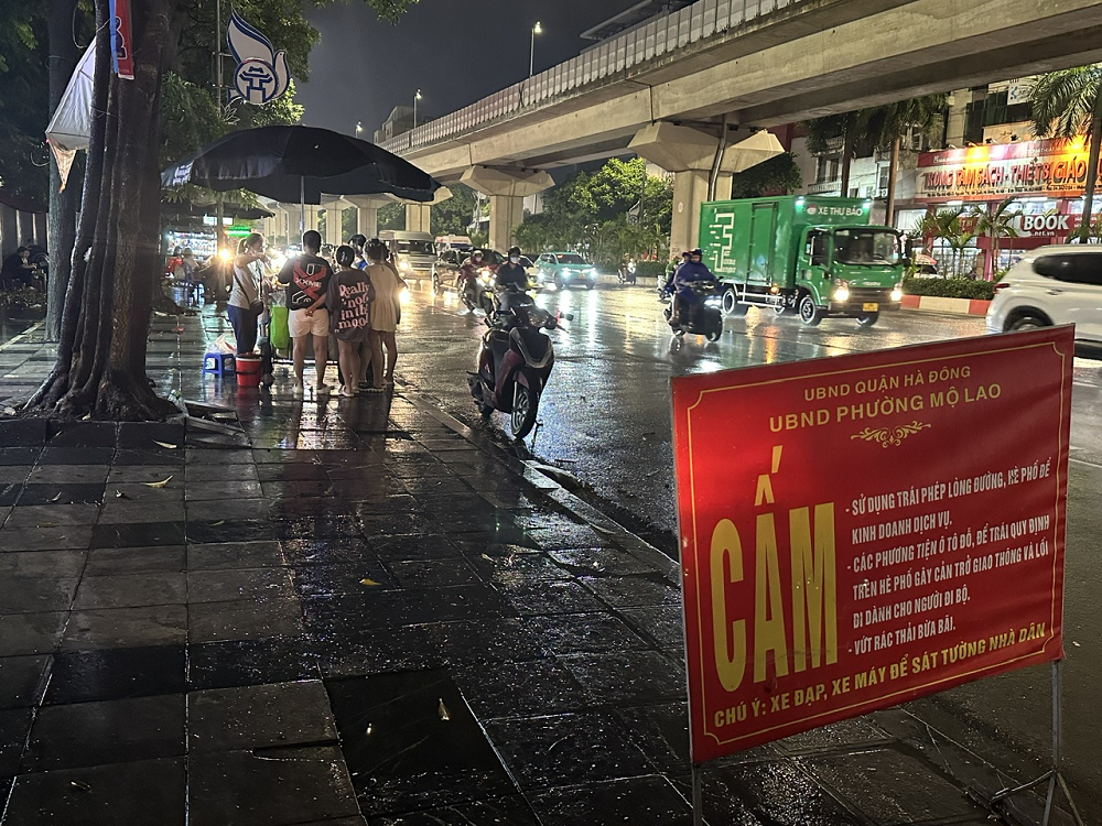 Hà Nội: Cuộc chiến giành lại vỉa hè không có hồi kết