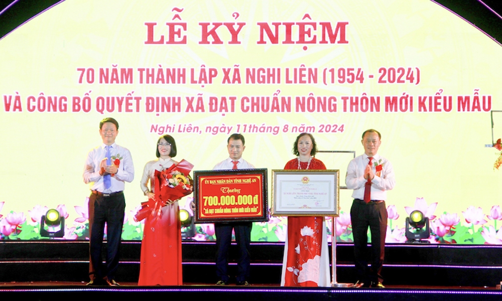 Thành phố Vinh: Xã Nghi Liên đón Bằng công nhận xã đạt chuẩn nông thôn mới kiểu mẫu