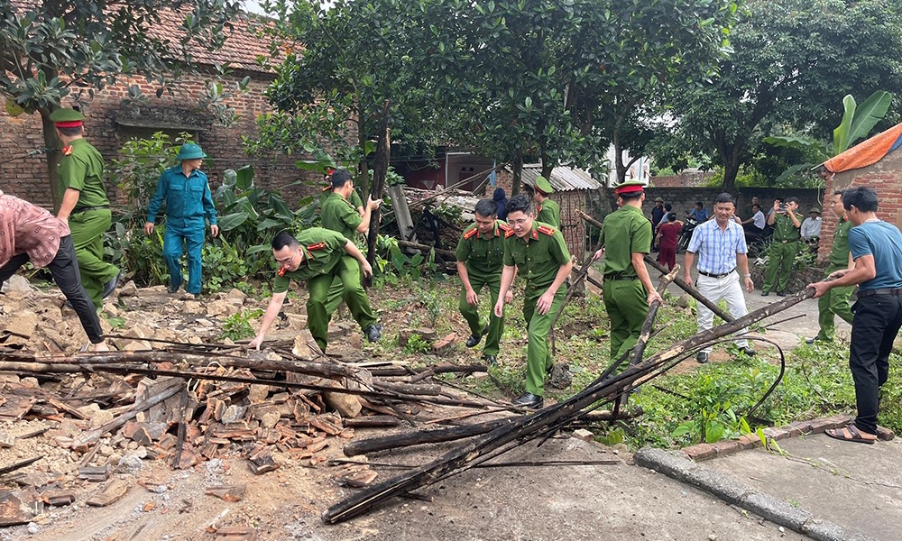 Công an Bắc Giang: Bàn giao 27 ngôi nhà tình nghĩa cho các hộ khó khăn