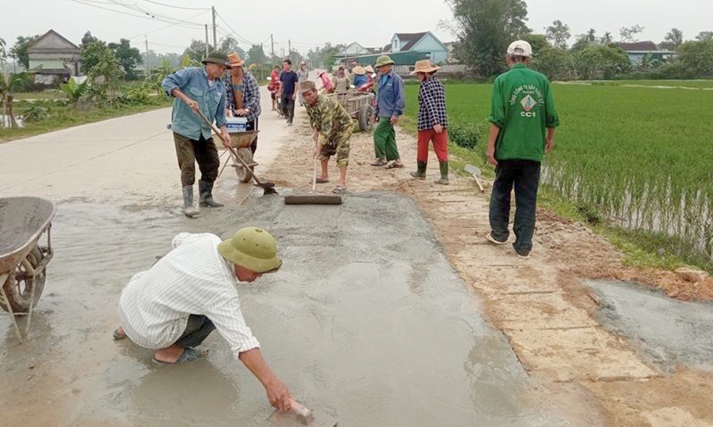 Đức Thọ (Hà Tĩnh): Đẩy nhanh tiến độ thực hiện kế hoạch làm đường giao thông, rãnh thoát nước, kênh mương nội đồng