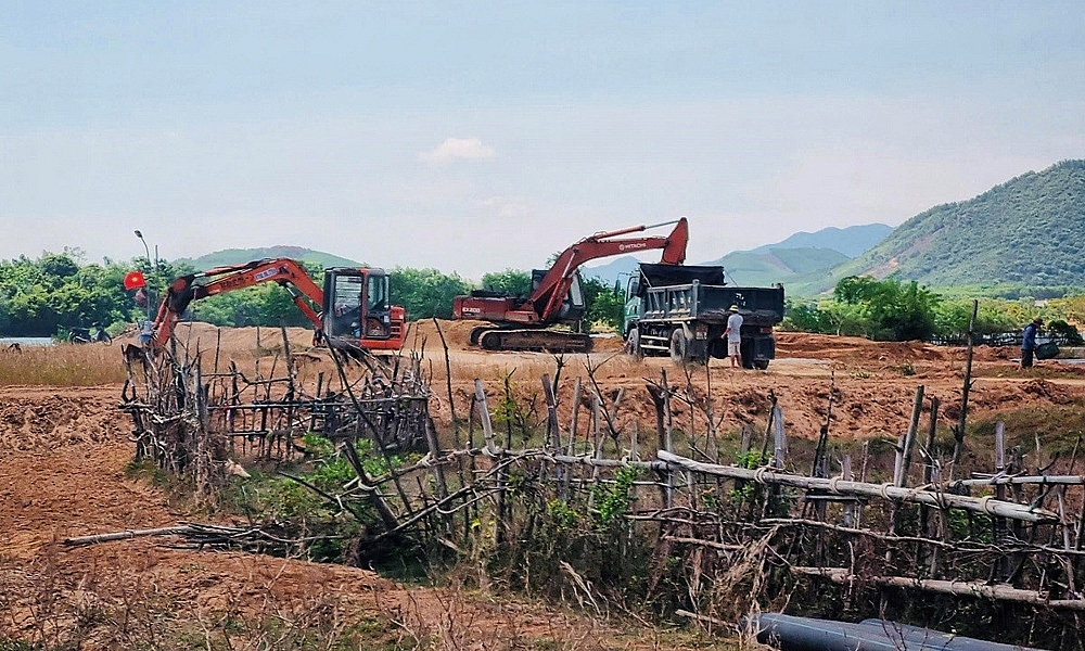 Ba Đồn (Quảng Bình): Bãi tập kết cát hoạt động trái phép