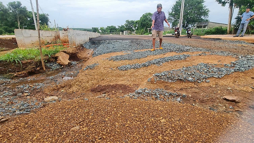 Bình Phước: Cảnh nhếch nhác dự án đường Nguyễn Thái Học 130 tỷ đồng bị dân tố thi công “ẩu”