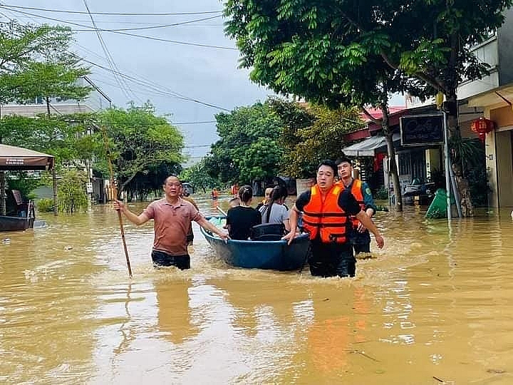 Thái Nguyên: Ngập sâu trong biển nước do ảnh hưởng của bão số 3