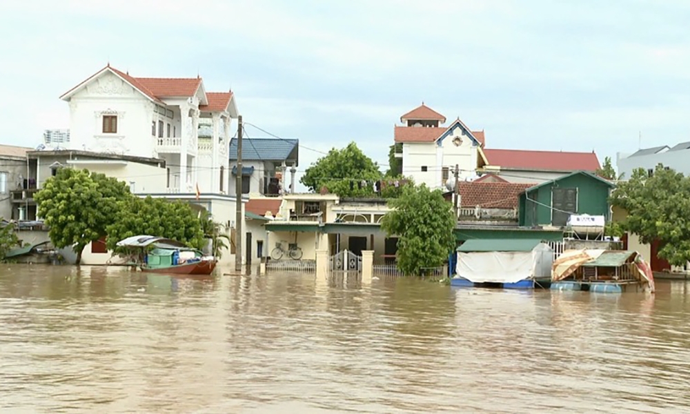 Gia Viễn (Ninh Bình): Hàng trăm hộ dân Kênh Gà bị nước lũ cô lập