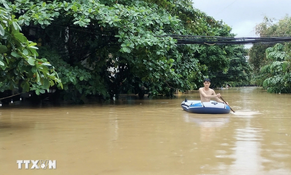 Thủ tướng Phạm Minh Chính chủ trì họp trực tuyến chỉ đạo ứng phó mưa lũ