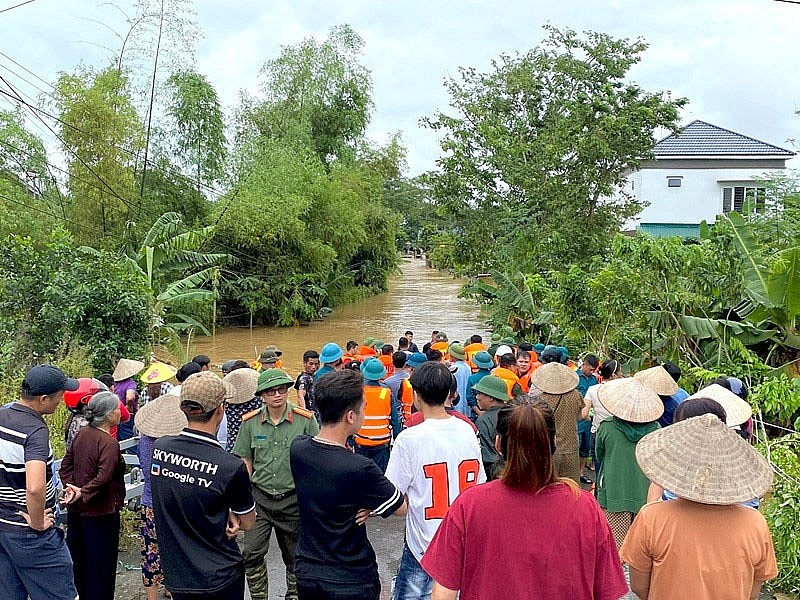 Phú Thọ: Hàng loạt địa phương trên địa bàn rơi vào cảnh cô lập vì bão lũ