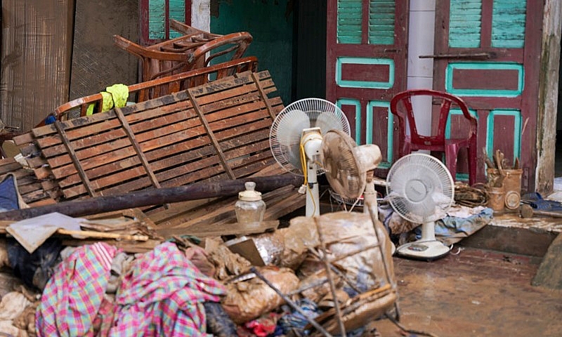 Yên Bái: Người dân vùng ngập lụt tất bật dọn dẹp, khôi phục lại cuộc sống