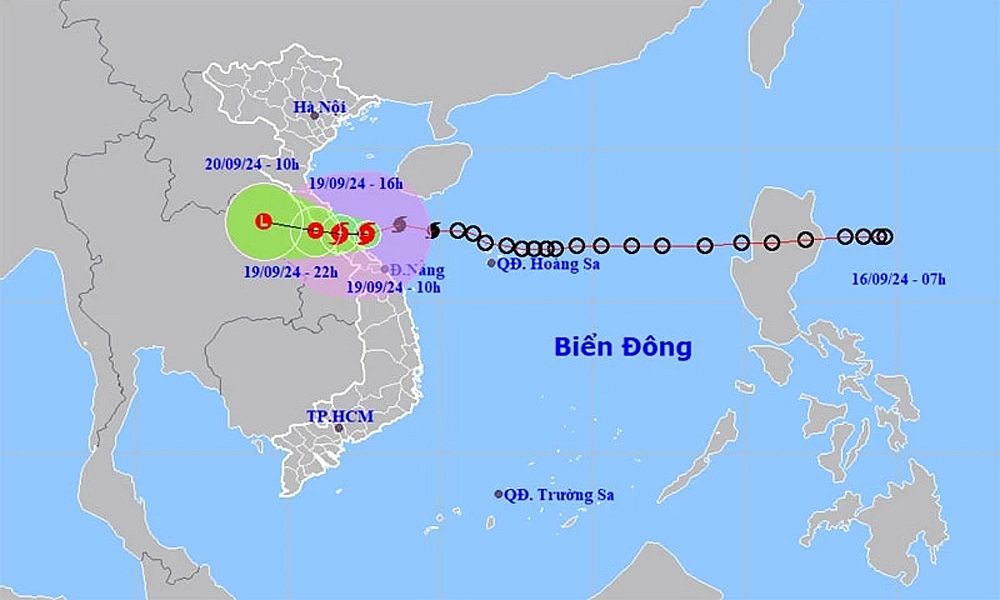 Dự báo chiều nay, bão số 4 vào đất liền Quảng Bình-Quảng Trị, cường độ mạnh cấp 8, giật cấp 10-11