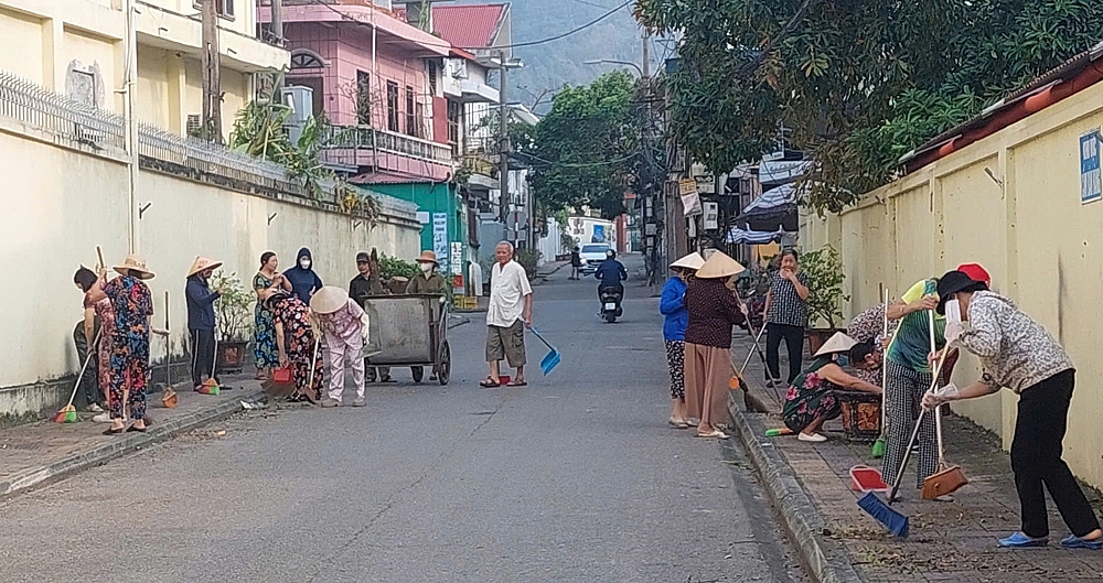 Cẩm Phả (Quảng Ninh): Khôi phục cảnh quan đô thị sau bão số 3