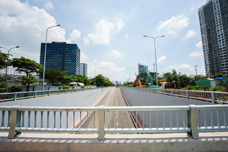 Thành phố Hồ Chí Minh: Tổng Công ty Thăng Long - CTCP hoàn thành các hạng mục cuối cùng chuẩn bị thông xe hầm chui Nguyễn Văn Linh - Nguyễn Hữu Thọ