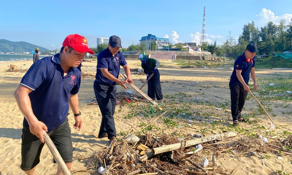 Savabeco chung tay làm sạch bãi biển, góp phần giảm thiểu rác thải đại dương