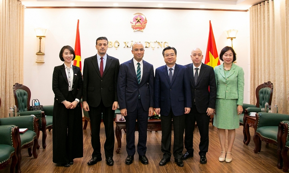 Minister Nguyen Thanh Nghi welcomes the new Ambassador Extraordinary and Plenipotentiary of Algeria to Vietnam