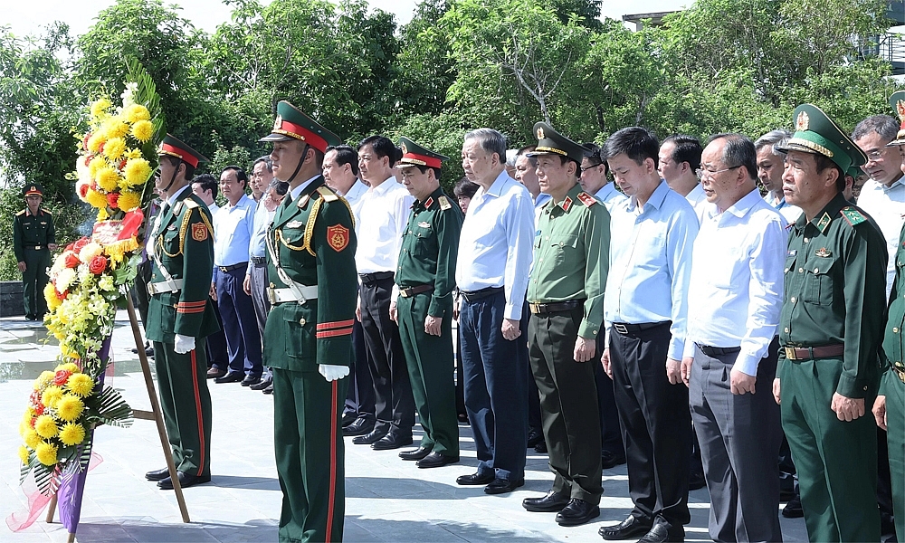 Tổng Bí thư, Chủ tịch nước: Cồn Cỏ có nhiều tiềm năng phát triển kinh tế biển