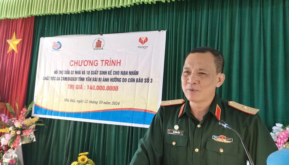 Văn Chấn (Yên Bái): Cựu chiến binh, nạn nhân chất độc da cam Bùi Duy Nồng nhận kinh phí hỗ trợ sửa chữa, làm nhà