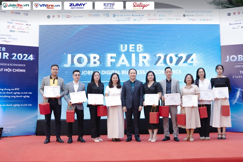 Nền tảng tuyển dụng Job3s.vn: Tiêu điểm thu hút sinh viên tại UEB Job Fair 2024