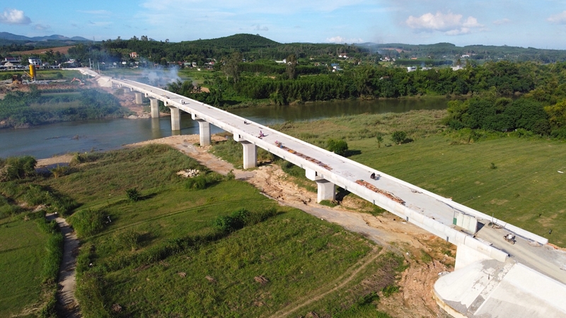 Hai cầu trăm tỷ sắp hoàn thành ở Quảng Ngãi