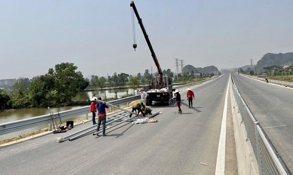 Ninh Bình: Triển khai kế hoạch hưởng ứng “500 ngày đêm thi đua hoàn thành 3.000km đường bộ cao tốc”