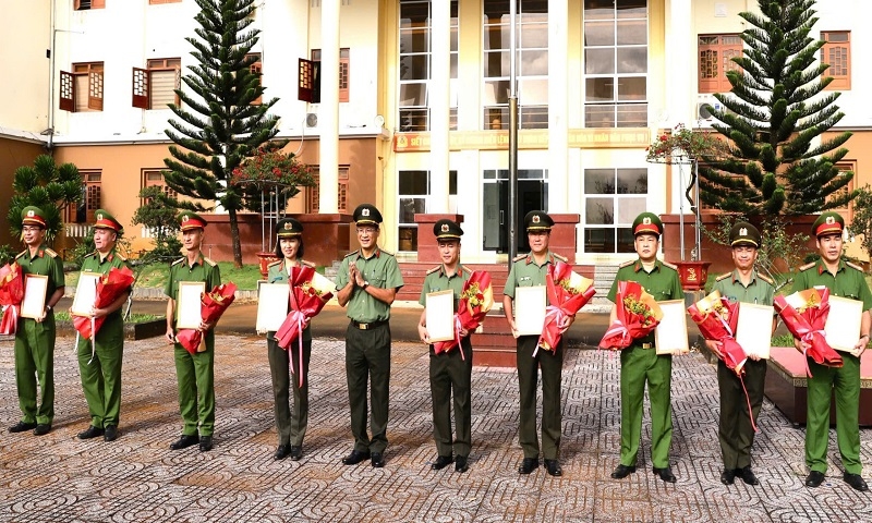 Công an tỉnh Đắk Nông triệt phá đường dây làm giả tài liệu, con dấu thu lợi bất chính hơn 10 tỷ đồng