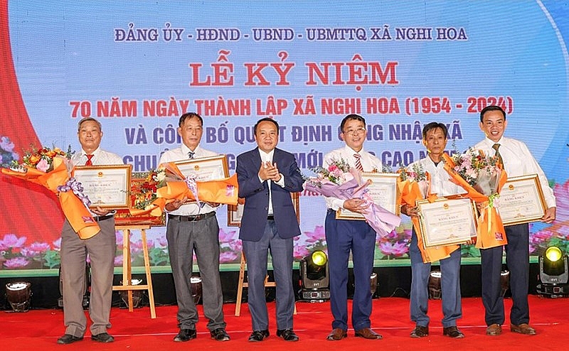 Nghi Lộc (Nghệ An): Xã Nghi Hoa đón Bằng công nhận xã đạt chuẩn nông thôn mới nâng cao