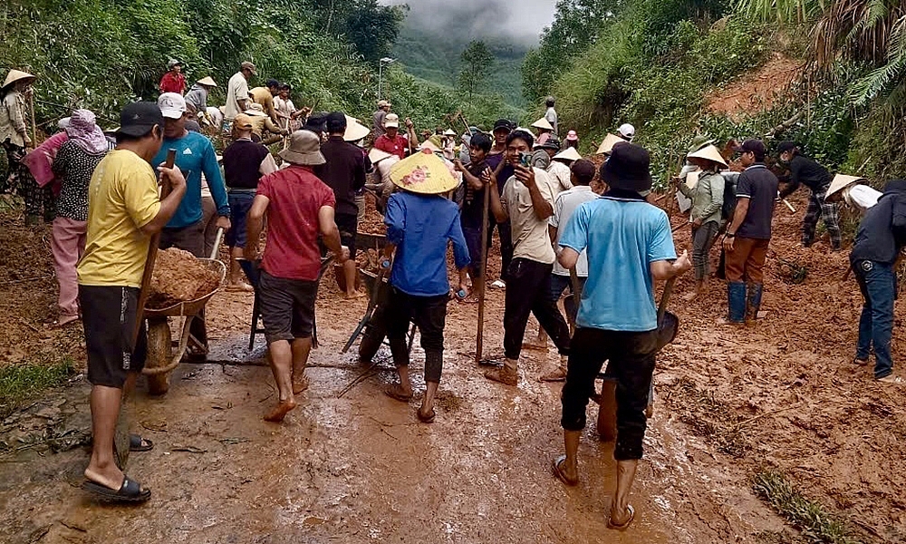 An Lão (Bình Định): Khẩn trương khắc phục các điểm sạt lở do mưa lũ