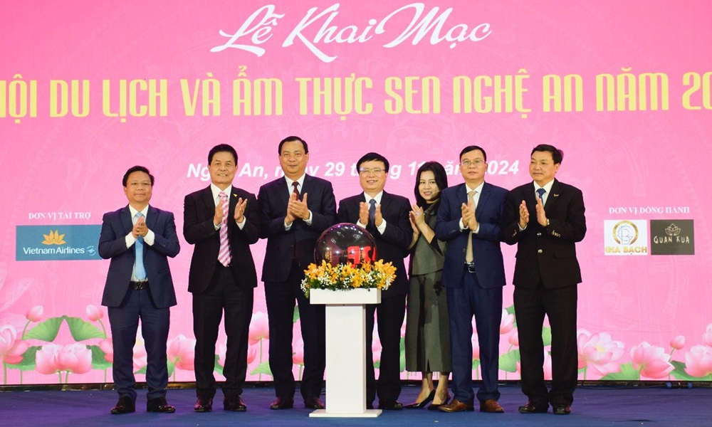 Nghệ An: Khai mạc Lễ hội Du lịch và Ẩm thực Sen năm 2024