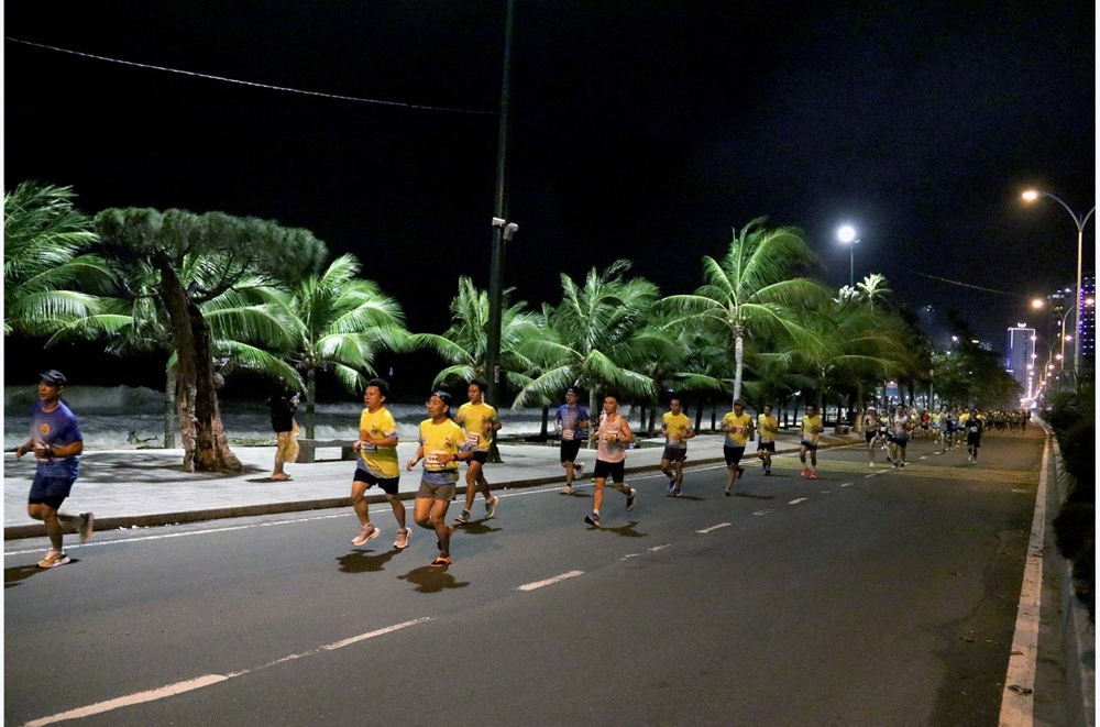 Hơn 3.100 vận động viên tranh tài tại giải Night Run Sanvinest - Báo Khánh Hòa 2024