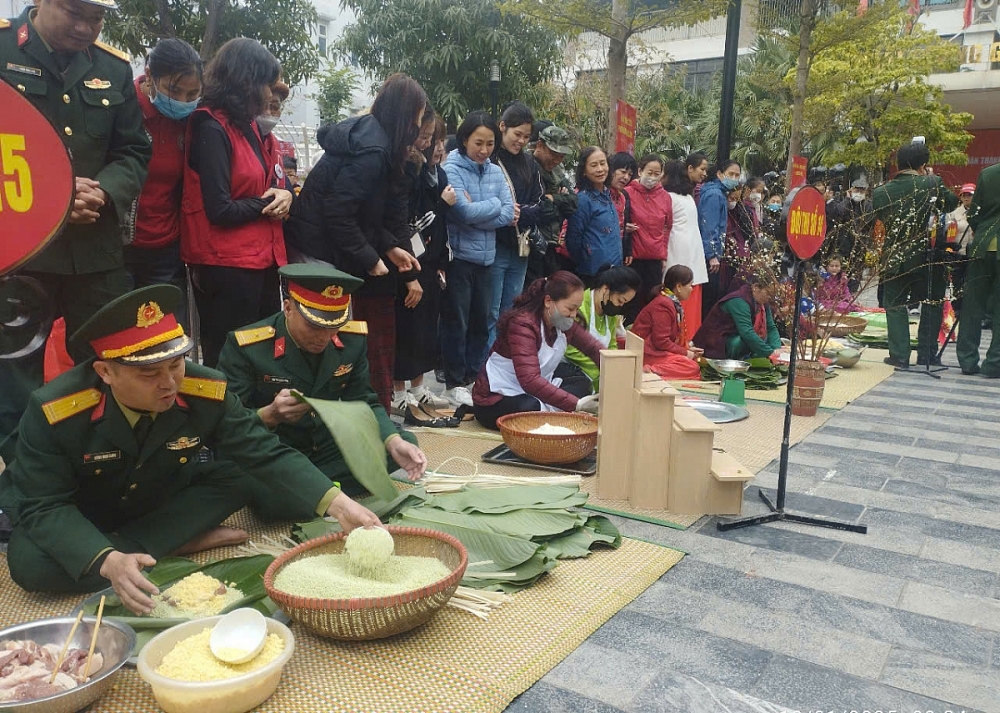 Hà Nội: Phường Hạ Đình tổ chức chương trình Tết nhân ái, ấm tình quân dân