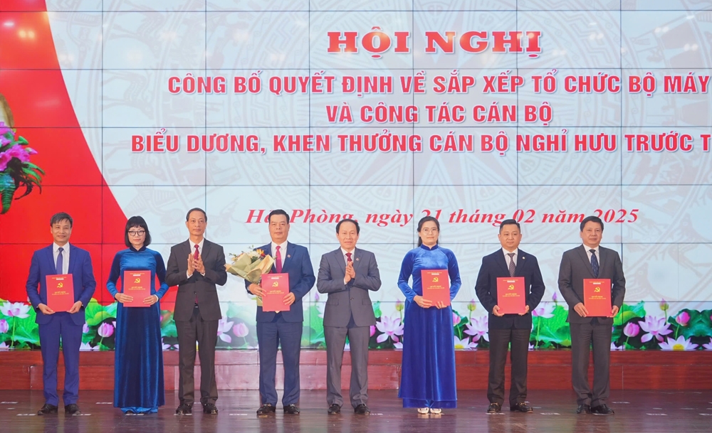 Hải Phòng: Công bố các quyết định về sắp xếp tổ chức bộ máy và bổ nhiệm cán bộ