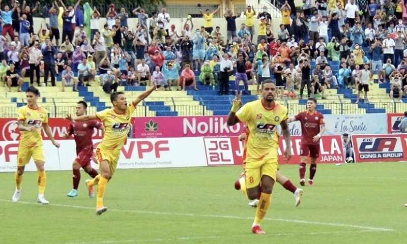 Câu lạc bộ Đông Á Thanh Hóa đánh bại câu lạc bộ Topenland Bình Định vươn lên vị trí thứ 7