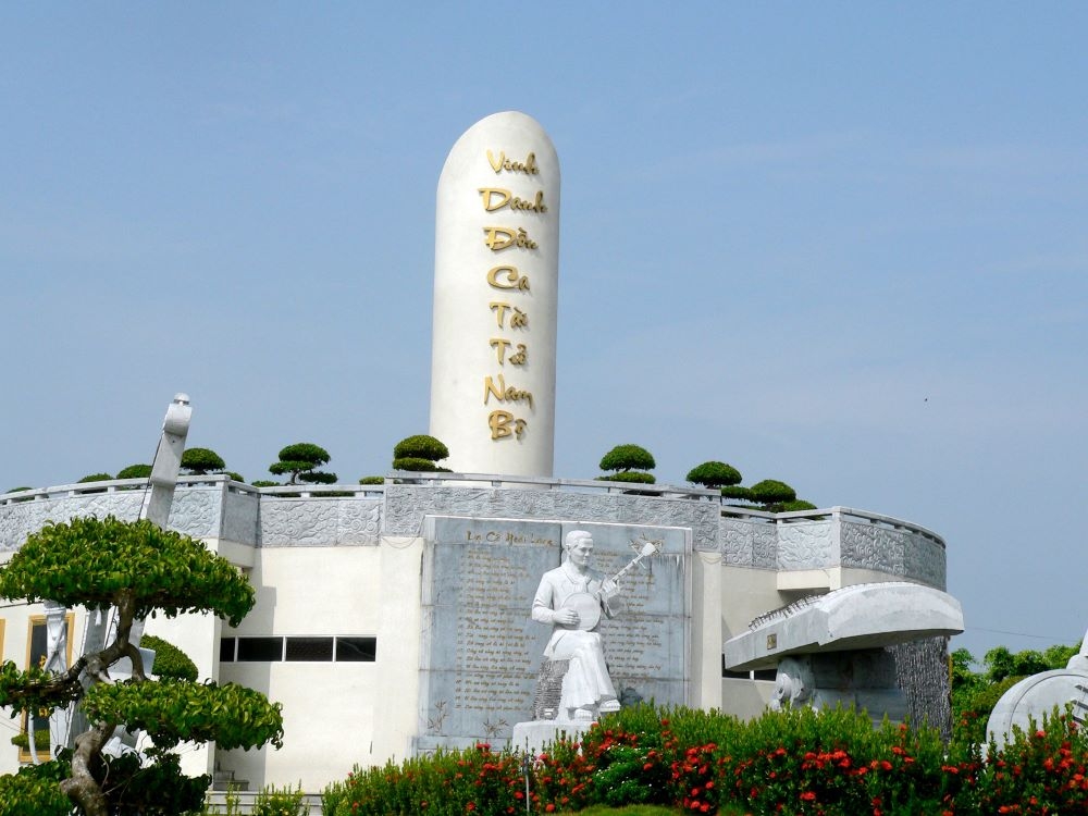 khu luu niem nghe thuat don ca tai tu nam bo va nhac si cao van lau du lich ocop 4 sao dau tien khu vuc dong bang song cuu long