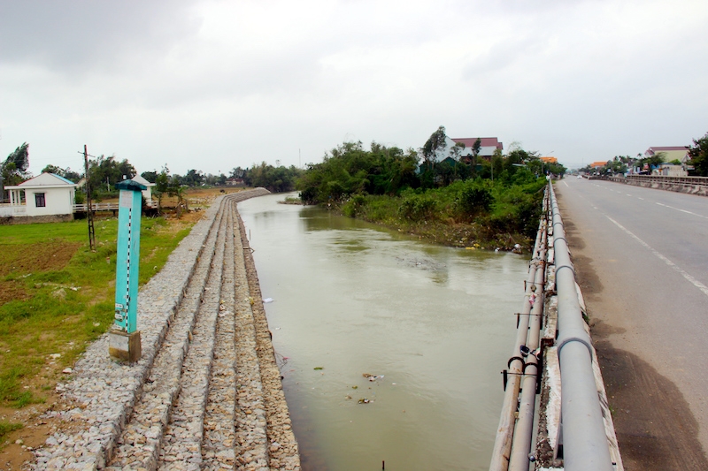 quang ngai kien nghi trung uong ho tro 100 ty khac phuc sat lo va chinh tri song tra cau