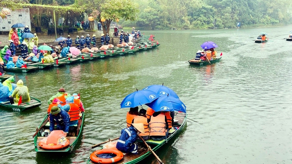 Ninh Bình: Đón 8,5 vạn lượt khách đầu xuân