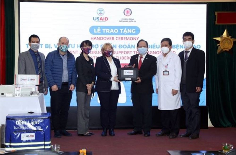 usaid trao tang thiet bi va thuoc dieu tri benh lao cho viet nam