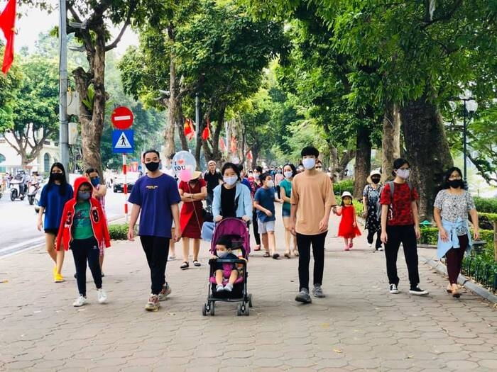 ha noi pho di bo ho hoan kiem hoat dong tro lai