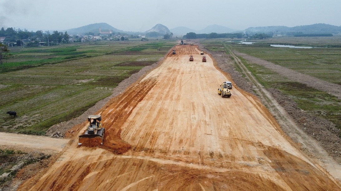 Nhận diện khó khăn, vướng mắc trong quản lý đầu tư xây dựng cao tốc Bắc - Nam phía Đông giai đoạn 2021 – 2025