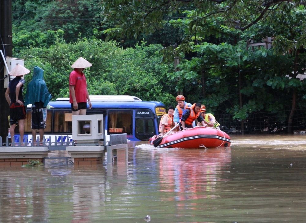 quang ninh sac ao mau nang trong dai dich