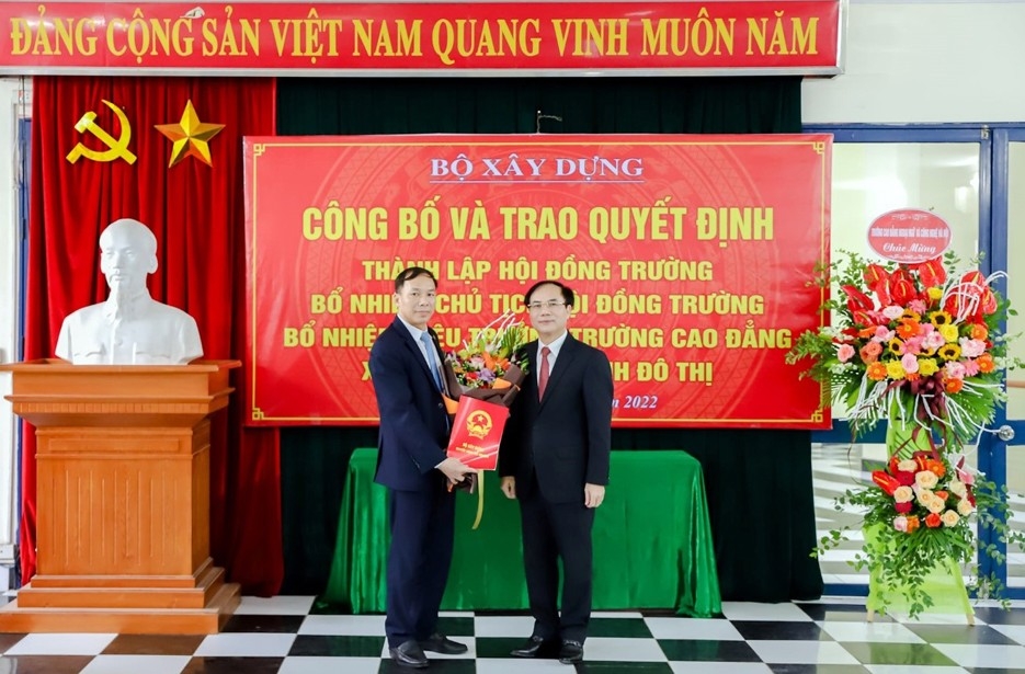 bo nhiem chu tich hoi dong truong va hieu truong truong cao dang xay dung cong trinh do thi