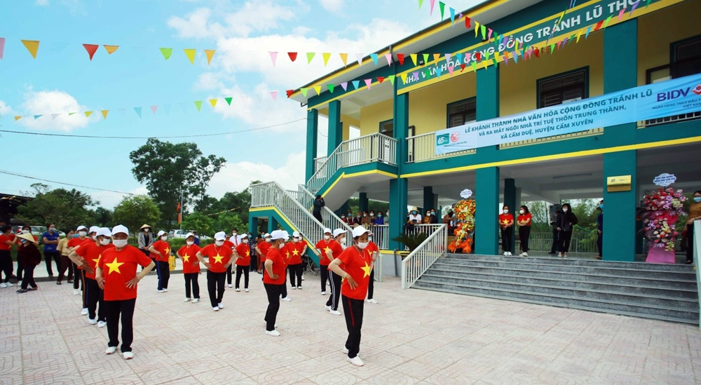 bidv khanh thanh nha cong dong tranh lu va trong cay phong ho ven bien tai ha tinh