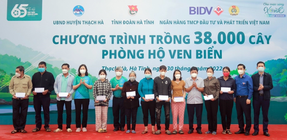 bidv khanh thanh nha cong dong tranh lu va trong cay phong ho ven bien tai ha tinh