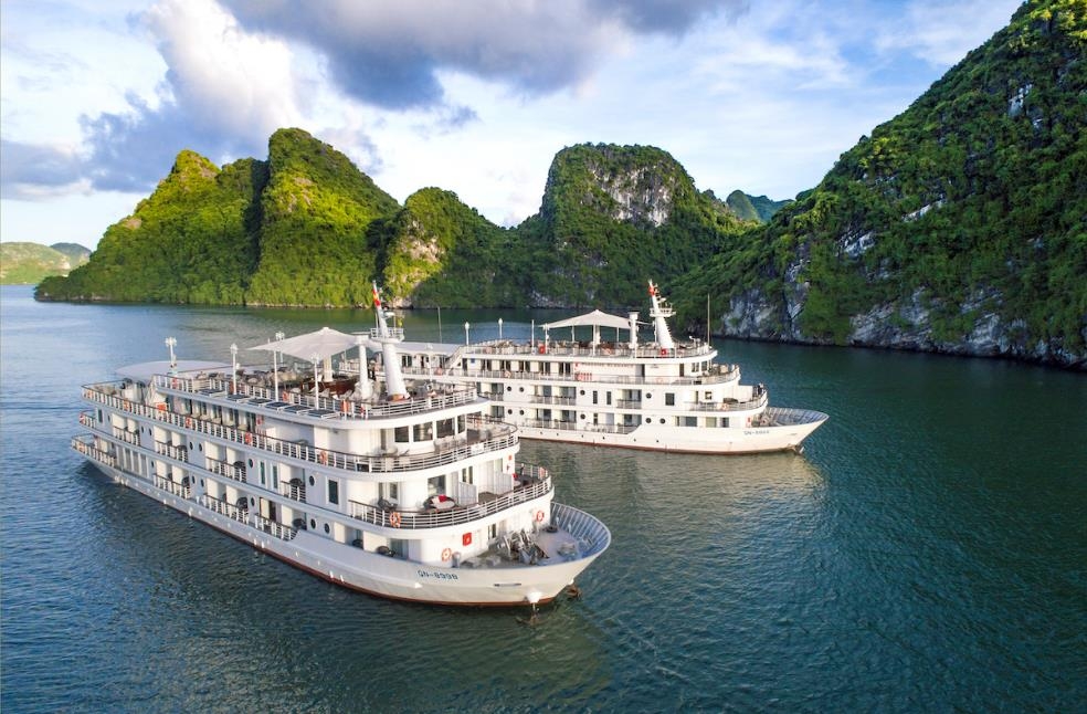 lan dau tien trai nghiem thien tren du thuyen ha long nham nang cao suc khoe va chua lanh hau covid 19