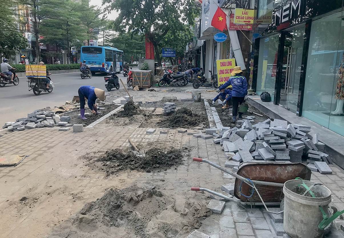 ha noi du an lat da via he tren nhieu tuyen pho dang dan hoan thien