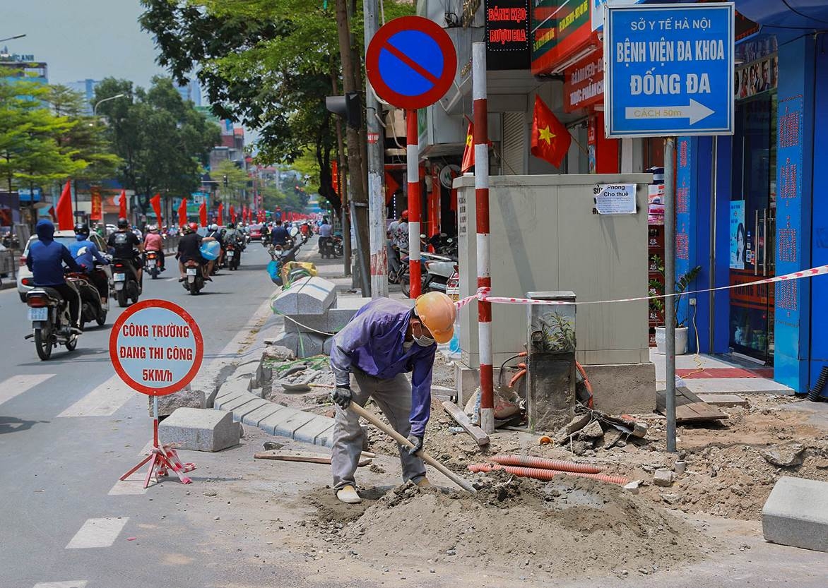 ha noi du an lat da via he tren nhieu tuyen pho dang dan hoan thien