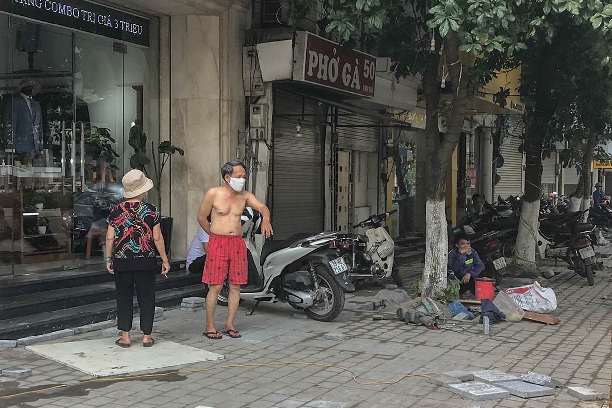 ha noi du an lat da via he tren nhieu tuyen pho dang dan hoan thien