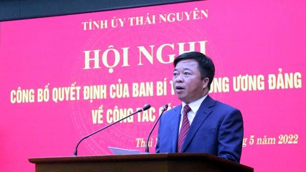 tinh uy thai nguyen cong bo quyet dinh cua ban bi thu ve cong tac can bo