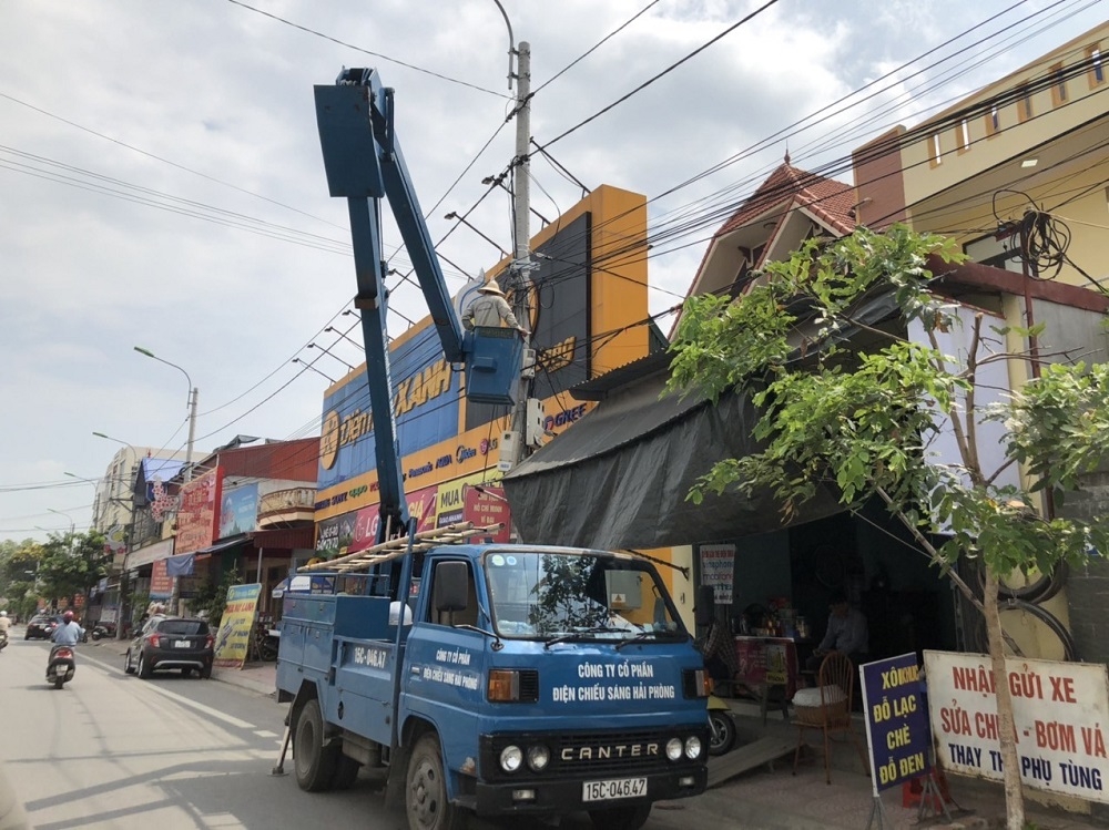 an duong hai phong hang tram bong den cao ap thap sang giua ban ngay da duoc cat giam