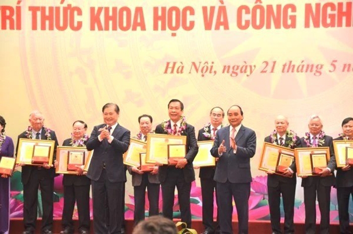 anh hung lao dong nguyen quang mau duoc vinh danh tri thuc khoa hoc va cong nghe tieu bieu nam 2022